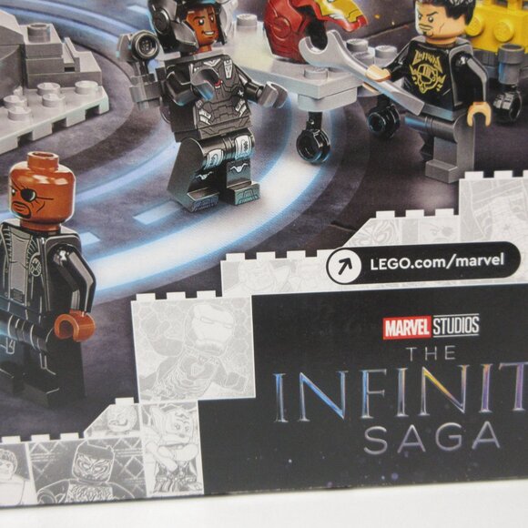 LEGO 76216 Infinity SAGA Super Heroes Iron Man Armory 496 pcs Ages 7+ New - Picture 9 of 15